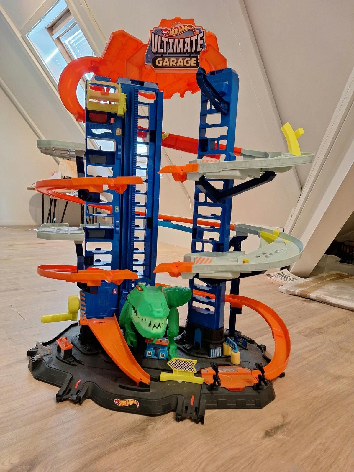 Hotwheels Ultimate Garage Dino compleet, Ophalen, Zo goed als nieuw