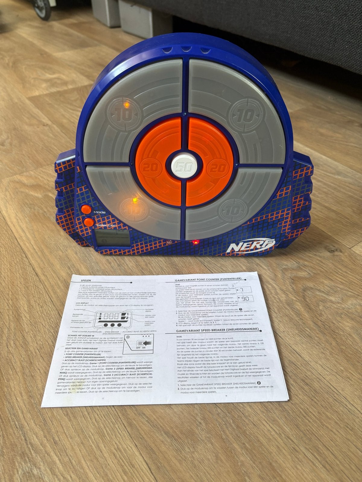 Nerf target - op batterijen - met boekje, Ophalen of Verzenden, Zo goed als nieuw, Jongen of Meisje