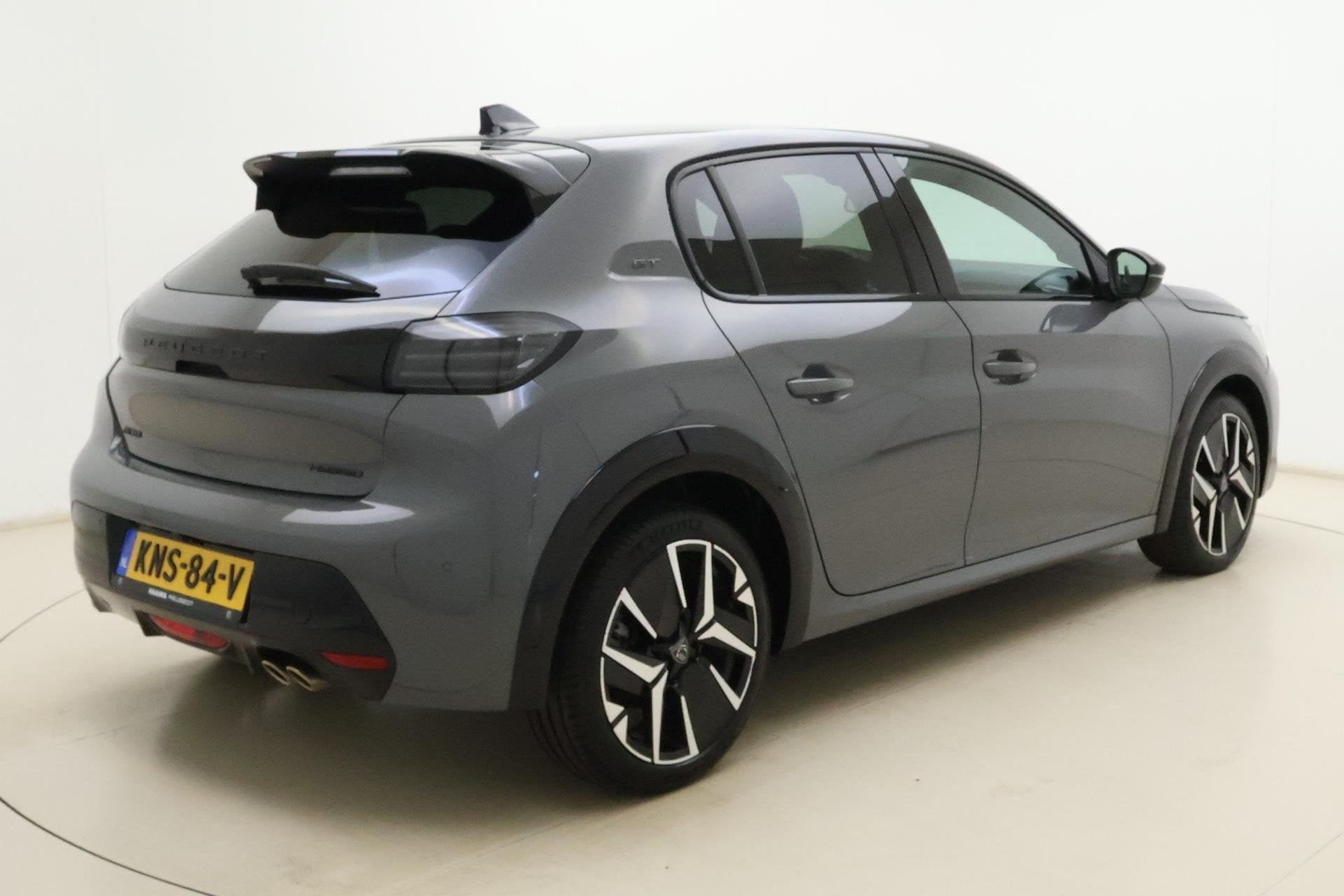 Peugeot 208 1.2 Hybrid 145 e-DCS6 GT | Stoelverwarming | Cru, 145 pk, 1203 kg, Gebruikt, Euro 6