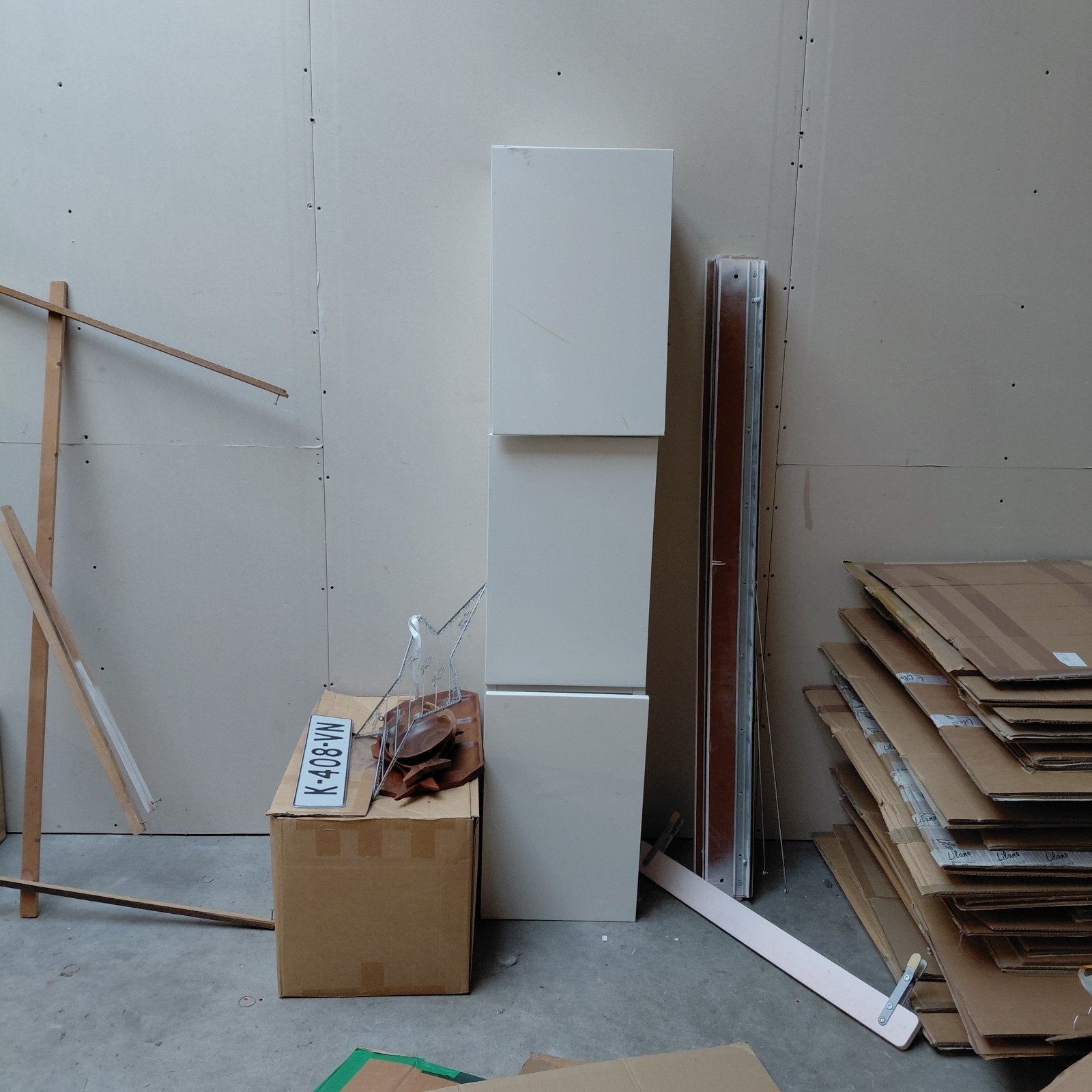 gratis IKEA Besta Kast 3 Deurs, Huis en Inrichting, Ophalen, Gebruikt