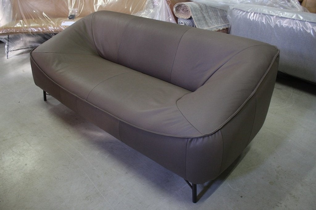 2x prachtige luxe bank GLOBE Jess Design metaal echt leer, Huis en Inrichting, Ophalen, 250 tot 300 cm, Driepersoons, Zo goed als nieuw