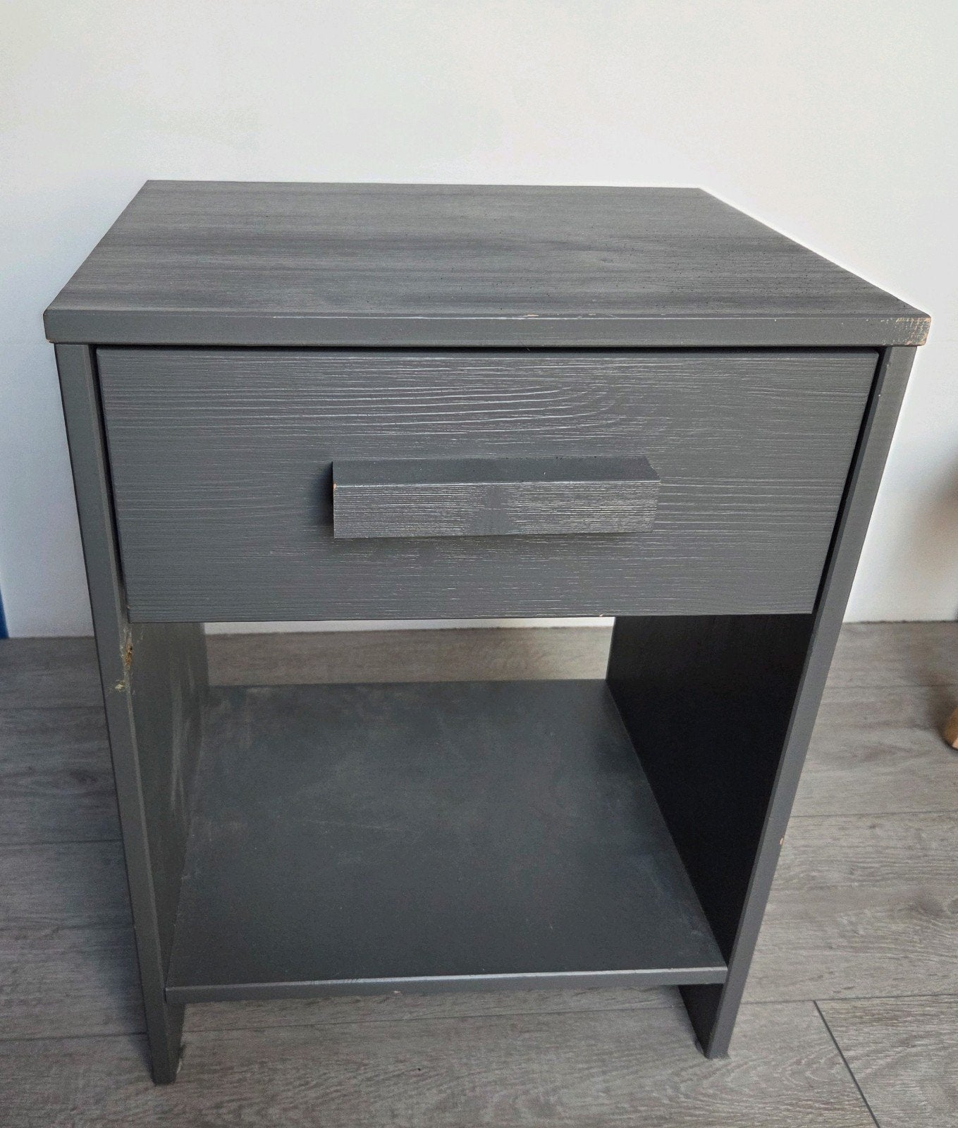 Woood Dennis nachtkastje staalgrijs, Ophalen, Zo goed als nieuw, Hout, Minder dan 45 cm