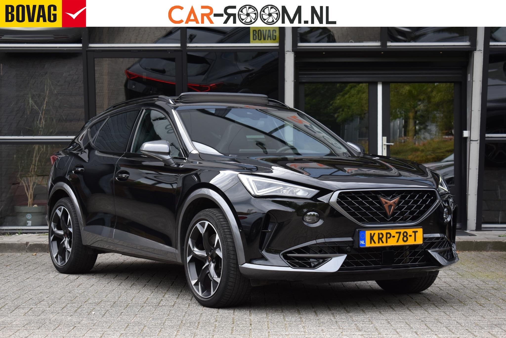 CUPRA Formentor 2.0 TSI 4DRIVE VZ Pano Trekhaak Stuurknop Sf, Auto's, Dealer onderhouden, 4 cilinders, Zwart, 1526 kg