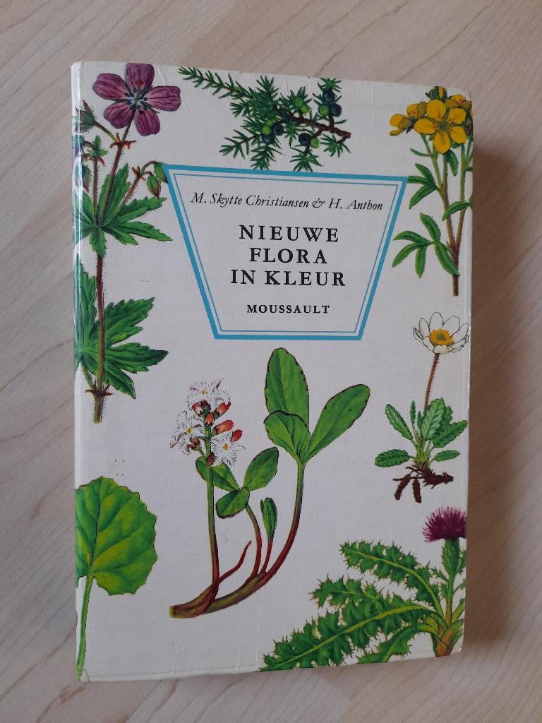 NIEUWE FLORA IN KLEUR  M Skytte Christiansen, Ophalen of Verzenden, Gelezen, Overige onderwerpen