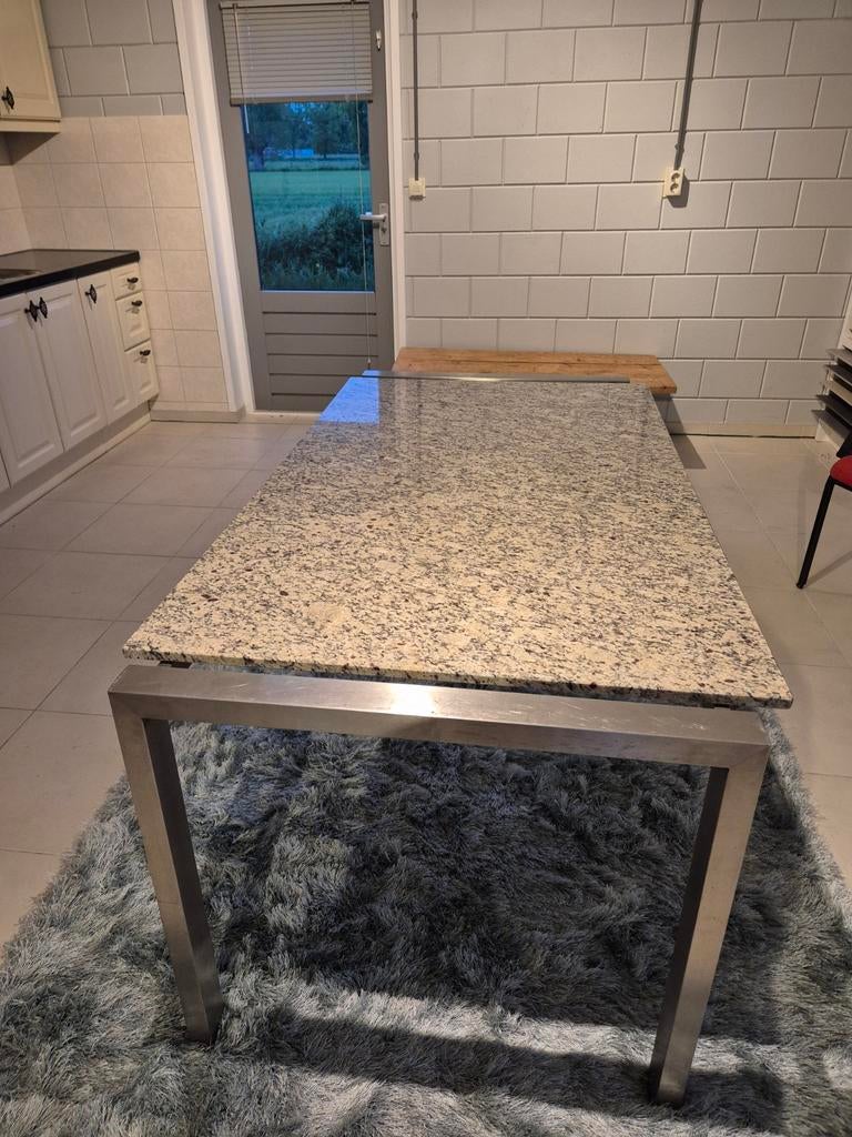 Tuintafel met granieten blad en metalen onderstel, Ophalen, Gebruikt, Overige materialen, 50 tot 100 cm