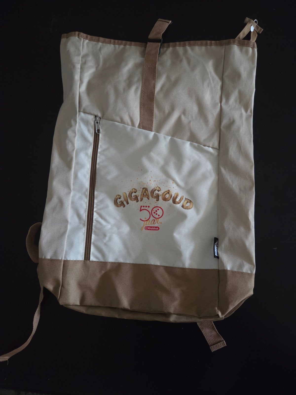 Kruidvat GigaGoud 50 jaar rugzak, Sieraden, Tassen en Uiterlijk, Tassen | Rugtassen, Nieuw, Overige merken, 30 tot 45 cm, Ophalen of Verzenden
