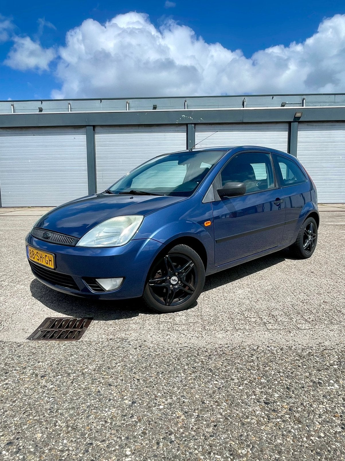 Ford Fiësta 1.3 2006 / AIRCO / ELEKTR PAKKET / LM -VELGEN!!, Auto's, Stof, 40 €/maand, Zwart, 4 cilinders