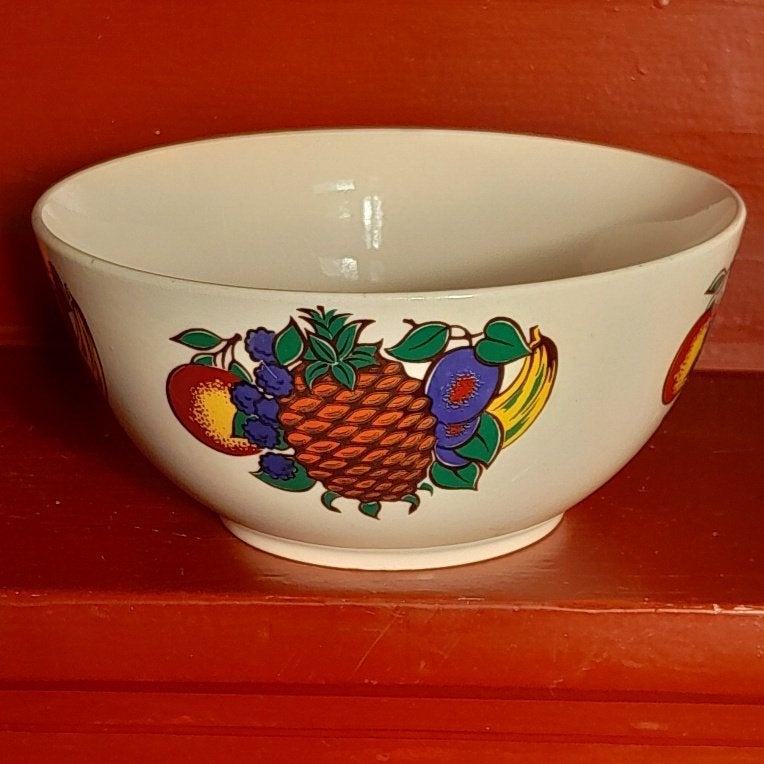 Schaal met fruitdecoratie, Huis en Inrichting, Gebruikt, Keramiek, Ophalen of Verzenden, Schaal of Schalen