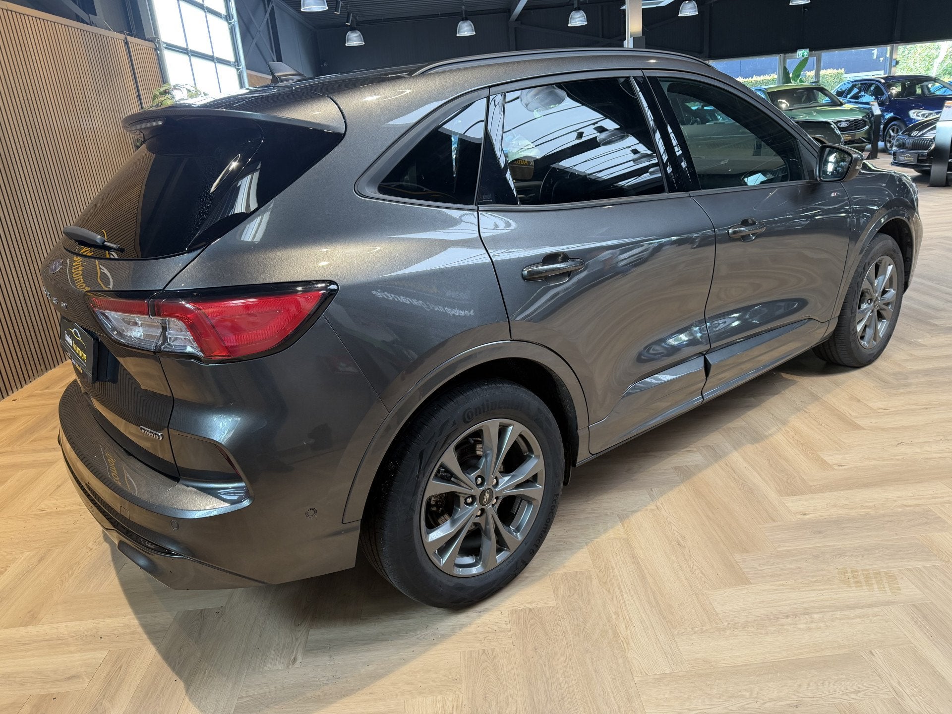 Ford Kuga 2.5 PHEV Titanium VERWARMDE STOELEN VOOR EN ACHTER, Dealer onderhouden, Gebruikt, 4 cilinders, Met garantie (alle)