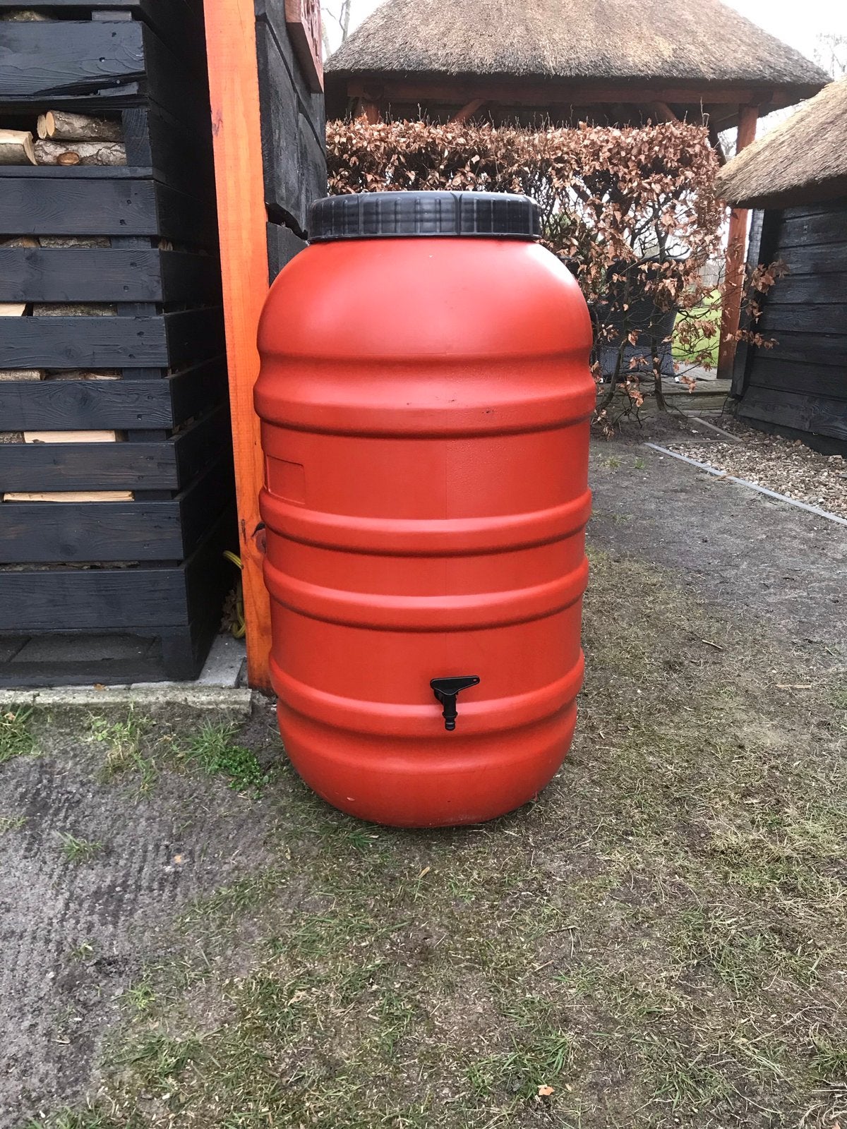Mooie schone ton 220 Ltr. In terracotta kleur met kraantje, Tuin en Terras, Ophalen, Kunststof, Met kraantje, 150 liter of meer