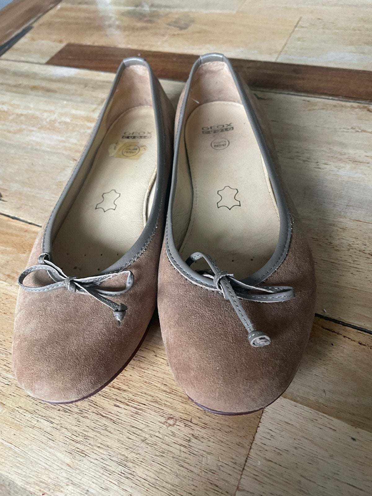 Mooie suede Geox Ballerina's maat 37, Ophalen, Gedragen, Bruin, Ballerina's