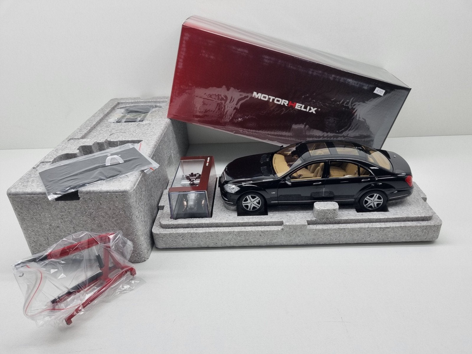 Motorhelix
Mercedes-Benz S600 L W221 1/999 1:18 Nieuw, Ophalen of Verzenden, Nieuw, Auto