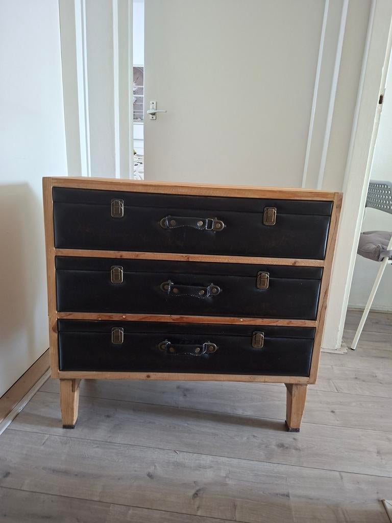 Commode met 3 laden in kofferstijl - Hout en Zwart, Huis en Inrichting, Kasten | Ladekasten, Ophalen, Gebruikt, Overige materialen