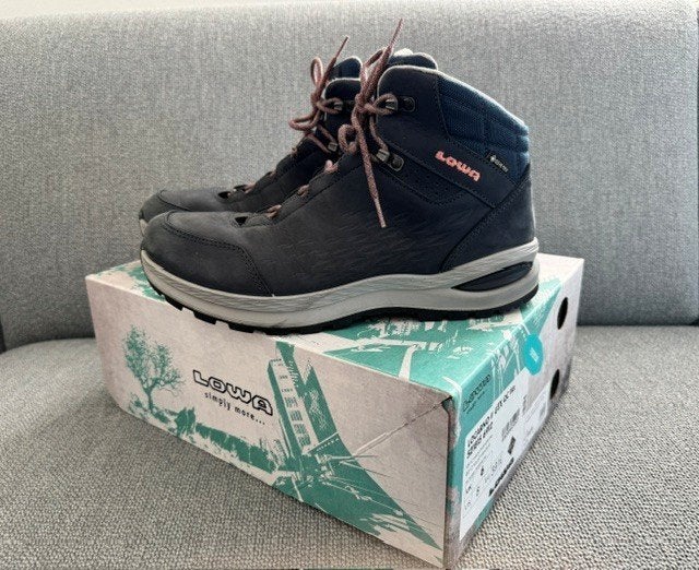 Lowa wandelschoenen, type Locarno GTX Q Ws, Ophalen of Verzenden, Zo goed als nieuw, Schoenen