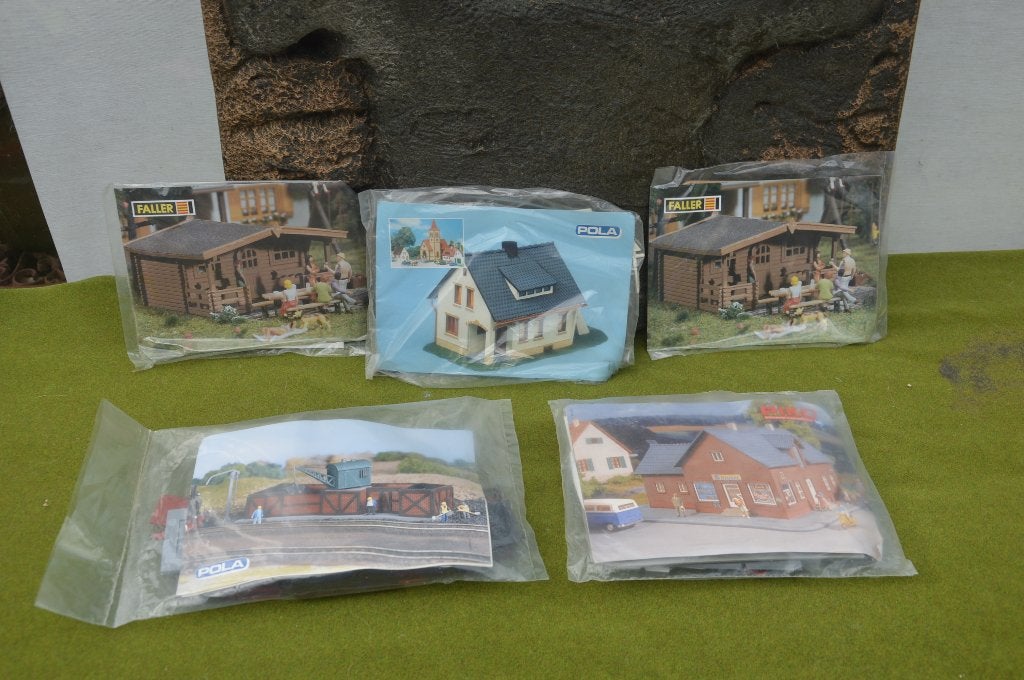 Vintage modelspoor huisjes in verpakking Faller Pola Pico, Hobby en Vrije tijd, Overige merken, Gelijkstroom, Brug, Tunnel of Gebouw