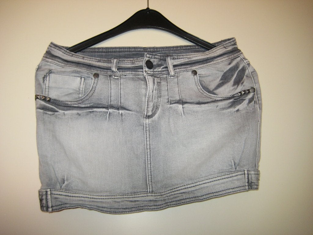 Korte grijze jeansrok, 38, Crazyworld, Maat 38/40 (M), Ophalen of Verzenden, Zo goed als nieuw, Grijs