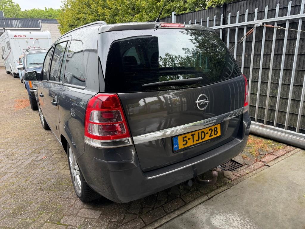 Opel ZAFIRA 1.8 EDITION 7 Persoons, Trekhaak, airco, Auto's, Opel, Voorwielaandrijving, Euro 5, Gebruikt, 4 cilinders