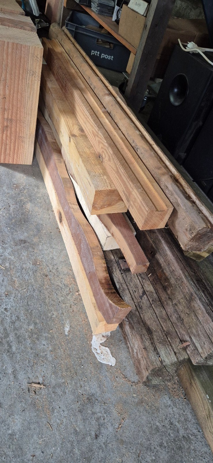 Oud hout GRATIS, Doe-het-zelf en Verbouw, Hout en Planken, Ophalen, 50 mm of meer, Balk, Minder dan 200 cm