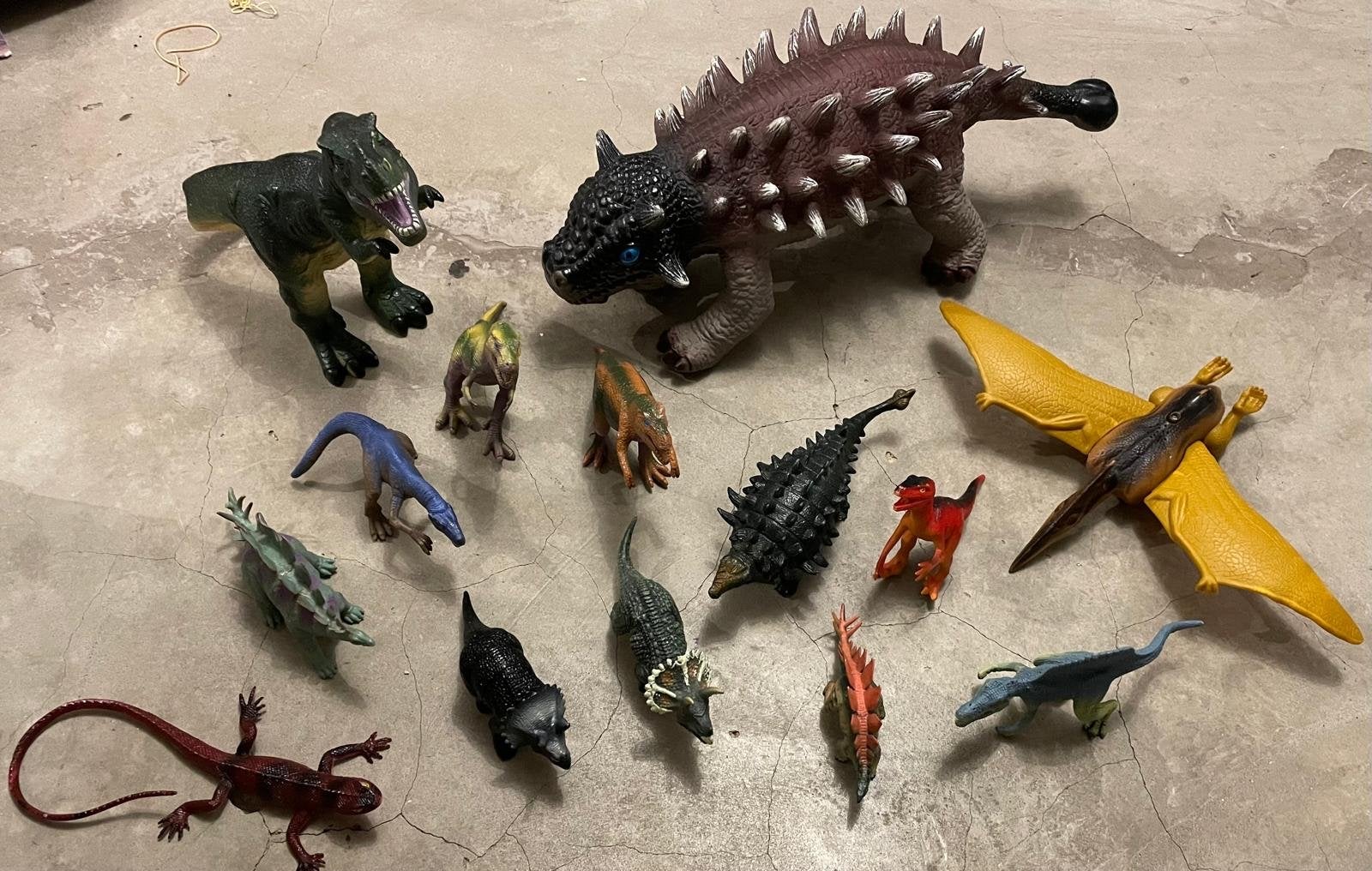 Dinosaurus speelgoed set - 14 stuks 1 met lichtgevende ogen, Ophalen of Verzenden