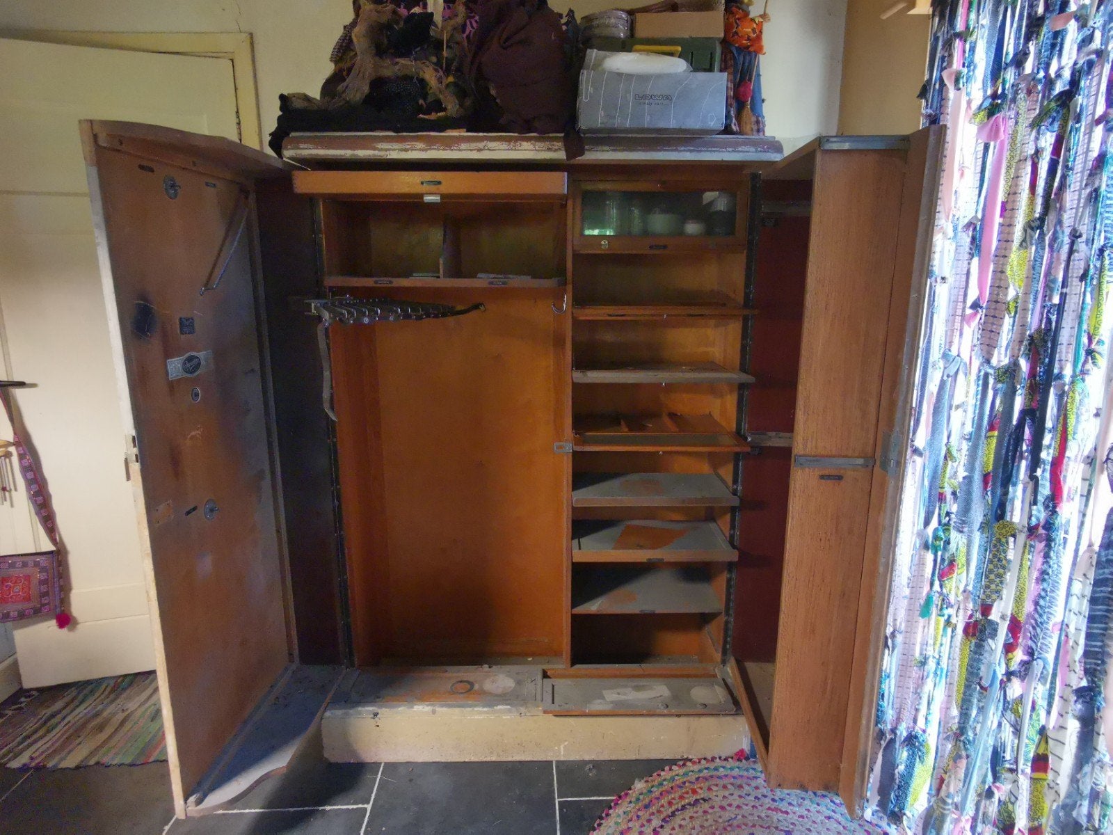 Vintage houten kledingkast 1920? gentleman wardrobe Empacton, Antiek en Kunst, Antiek | Meubels | Kasten, Ophalen