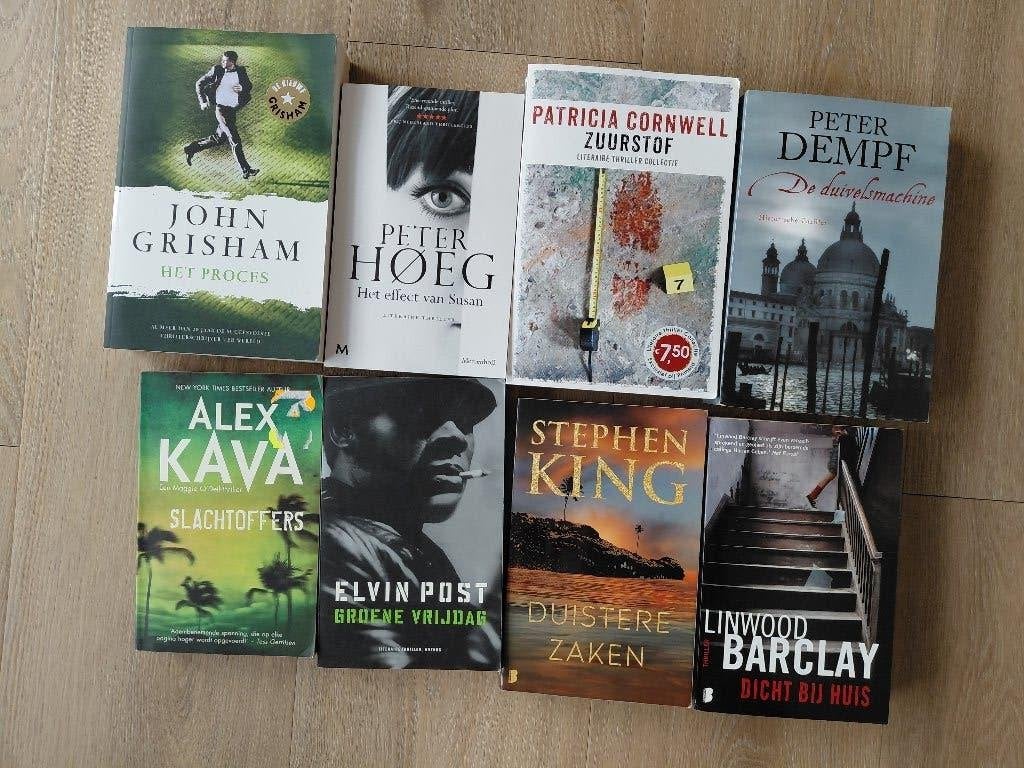 pakket van 8 thrillers voor 3 euro, Ophalen of Verzenden, Gelezen
