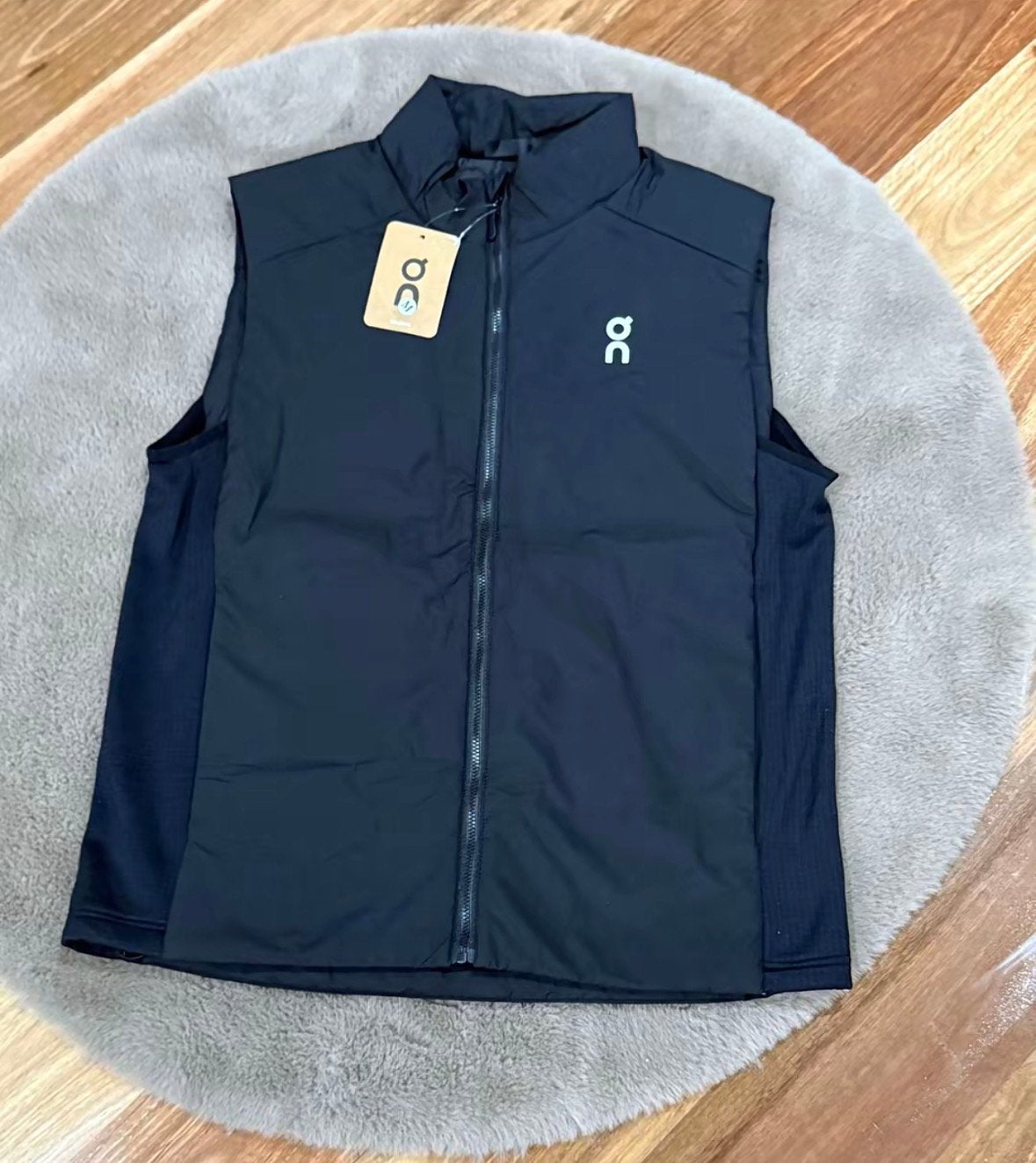 On Cloud Bodywarmer, Maat 48/50 (M), Zwart, Nieuw, Ophalen of Verzenden
