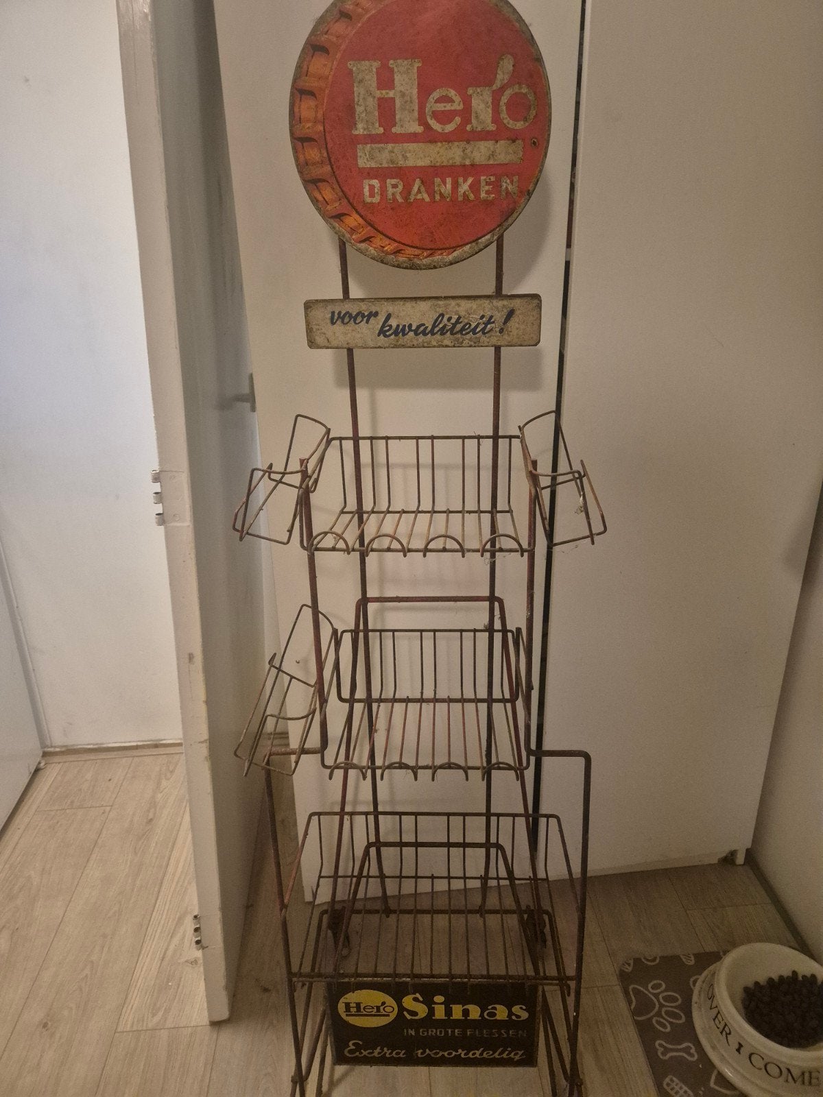 Vintage Hero Dranken Sinas display uit de jaren '50/'60, Ophalen of Verzenden, Gebruikt, Reclamebord