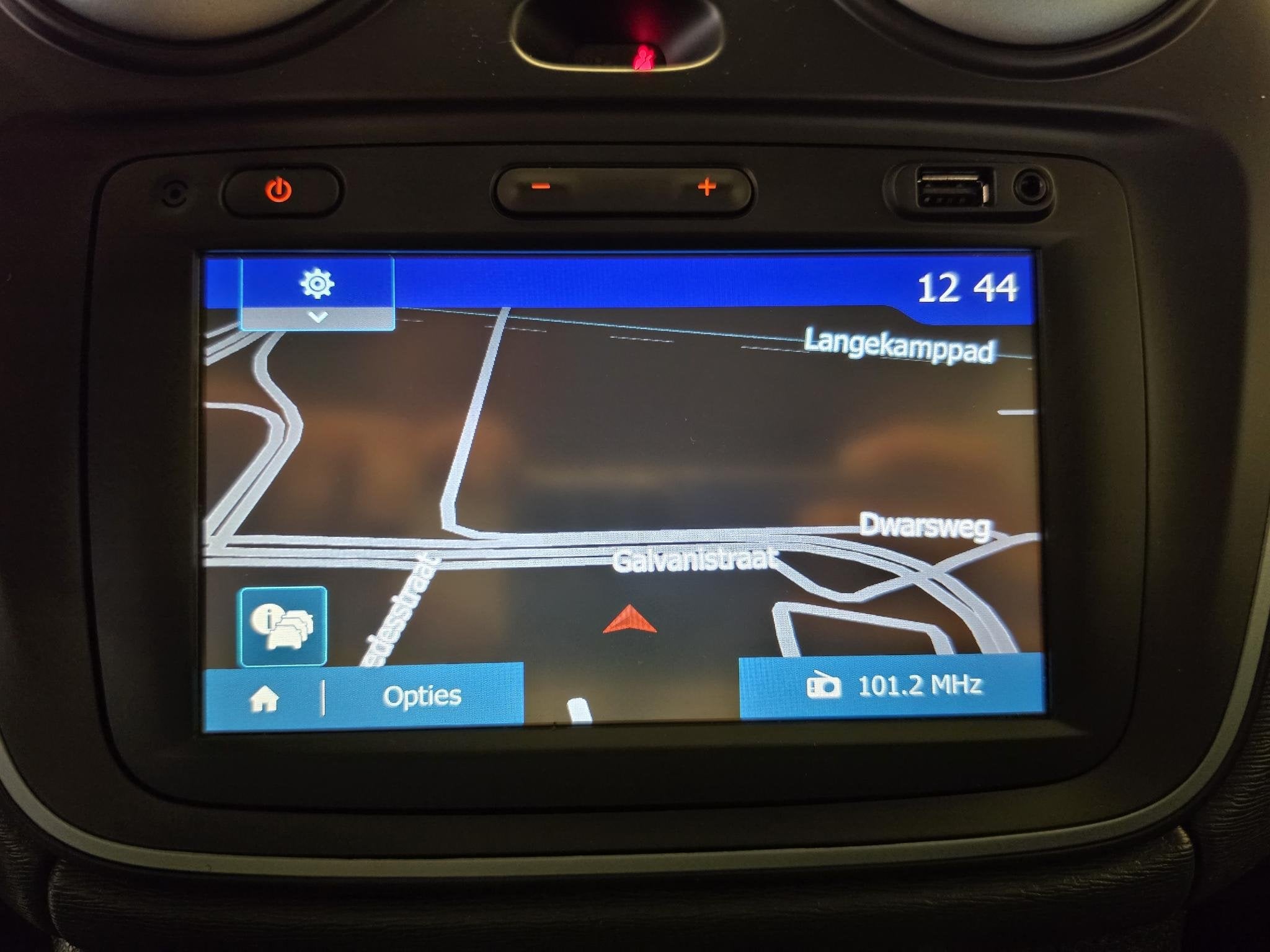 Dacia Lodgy 1.2 TCe Stepway 5p. | Navigatie | Parkeersensore, Auto's, Voorwielaandrijving, Stof, Gebruikt, Met garantie (alle)