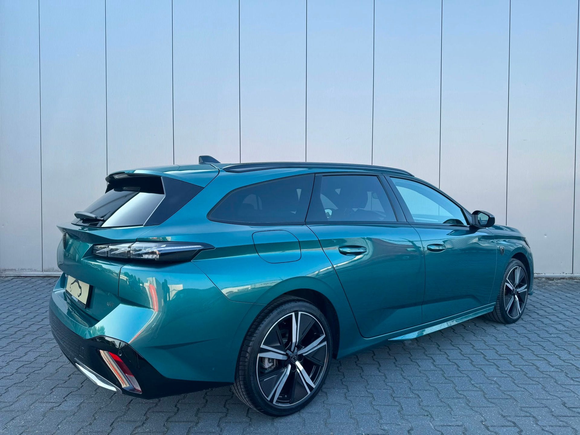 Peugeot 308 SW 1.2 Hybrid 136 e-DCS6 GT 360 Camera / CarPlay, 136 pk, Gebruikt, Blauw, Alcantara