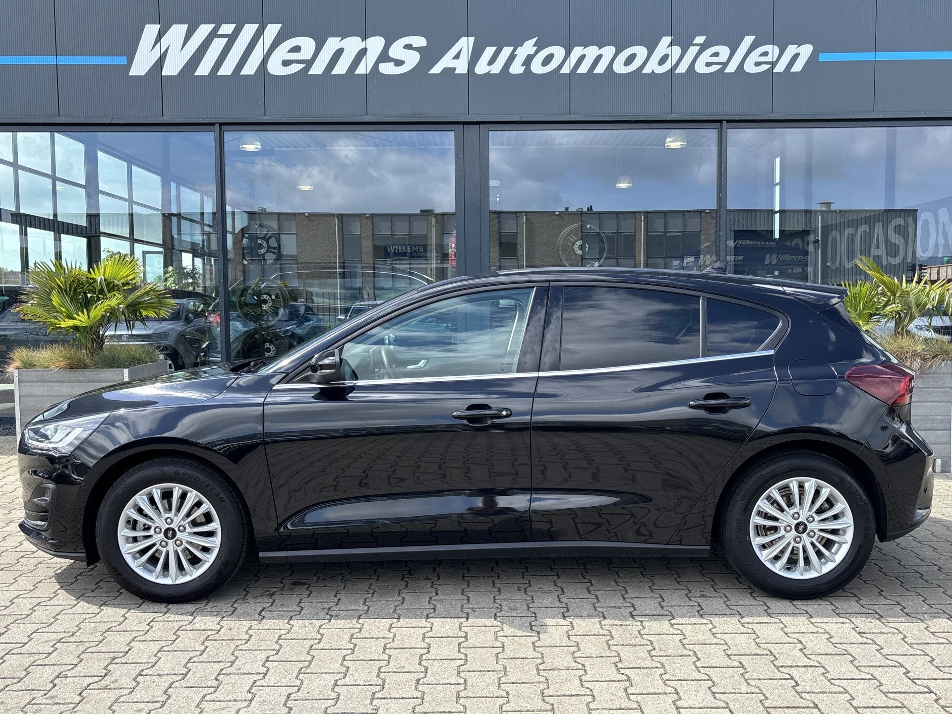 Ford Focus 1.0 EcoBoost Hybrid Titanium Style Stoelverwarmin, Auto's, Gebruikt, Met garantie (alle), Zwart, Origineel Nederlands