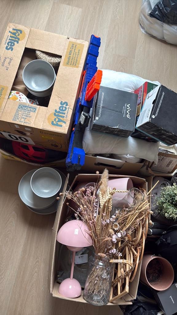 Zolder leegverkoop! O.a. accesoires, servies, spel, Ophalen