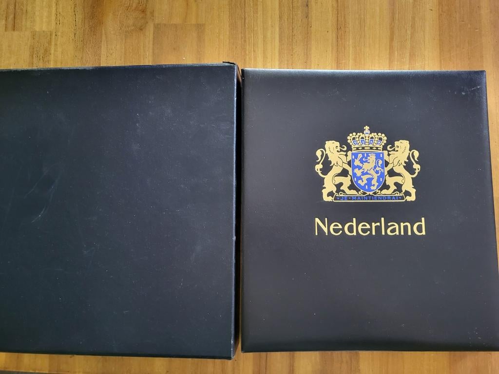 Gewatteerde lege davo 2012/ 2015 in davo 5 lezen, Postzegels en Munten, Verzenden, Verzamelalbum
