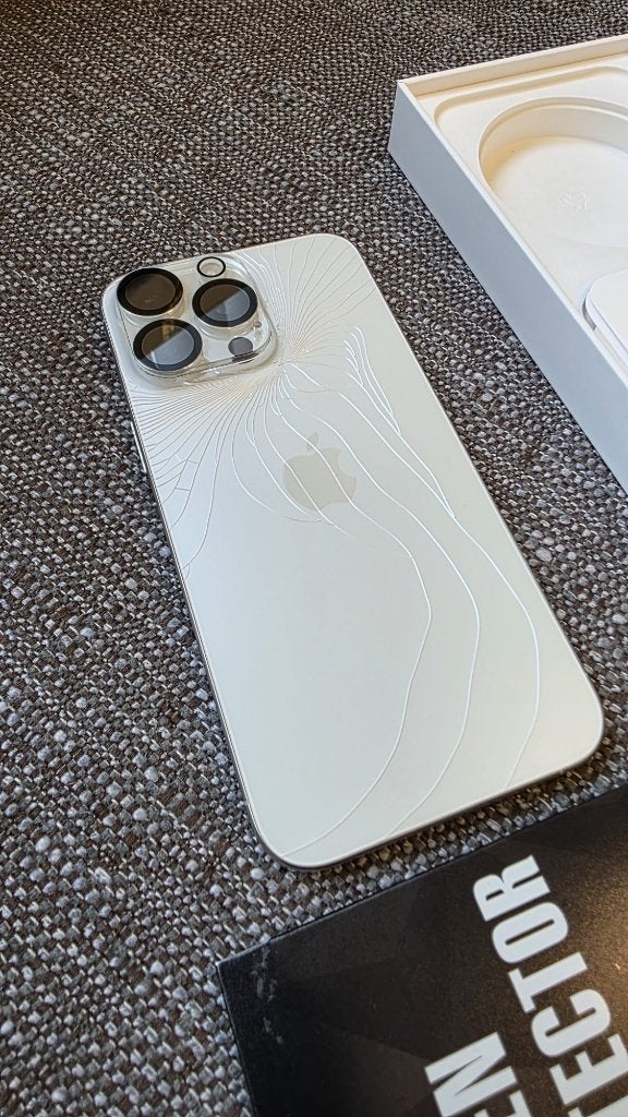 Foto 4 van iPhone 15 Pro Max 256GB White Titanium | Batterij 88%
