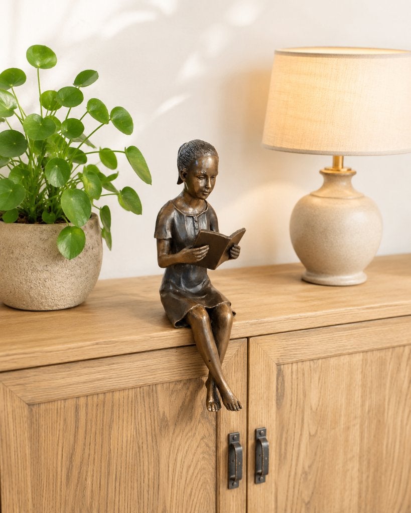 LEZEND MEISJE / BRONZEN BEELD / vrouw