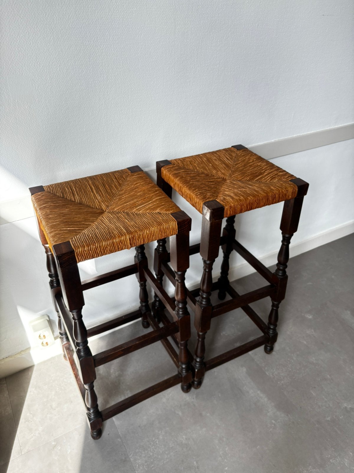 2 barkrukken