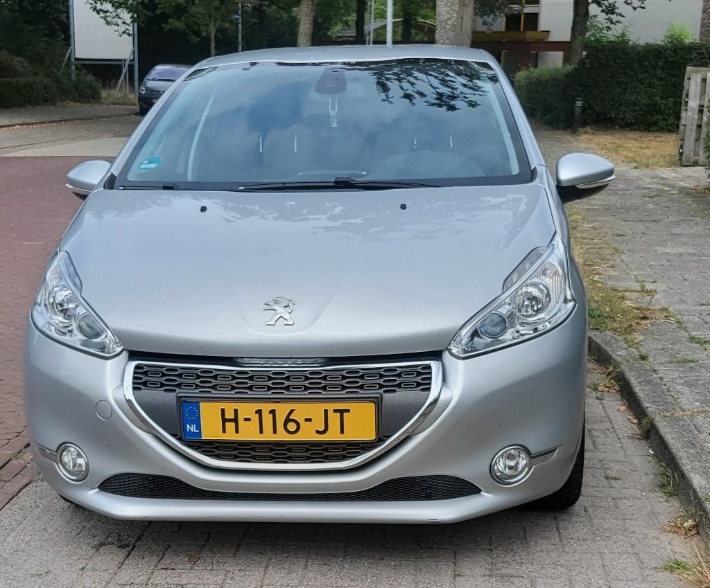 Peugeot 208 1.6 VTI 88KW/120PK 5-D 2013 Grijs, Voorwielaandrijving, Stof, Zwart, 4 cilinders