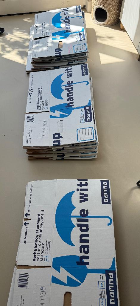 Gratis af te halen verhuisdozen, bubbelplastic en papier, Ophalen, 40 tot 60 cm, Opvouwbaar, 50 tot 75 cm