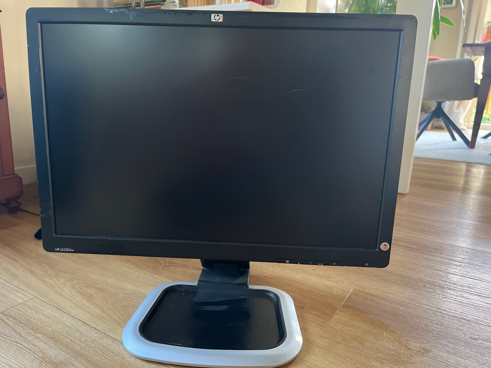 HP L2250w monitor - 22 inch, Ophalen, Gebruikt, In hoogte verstelbaar, Overige resoluties