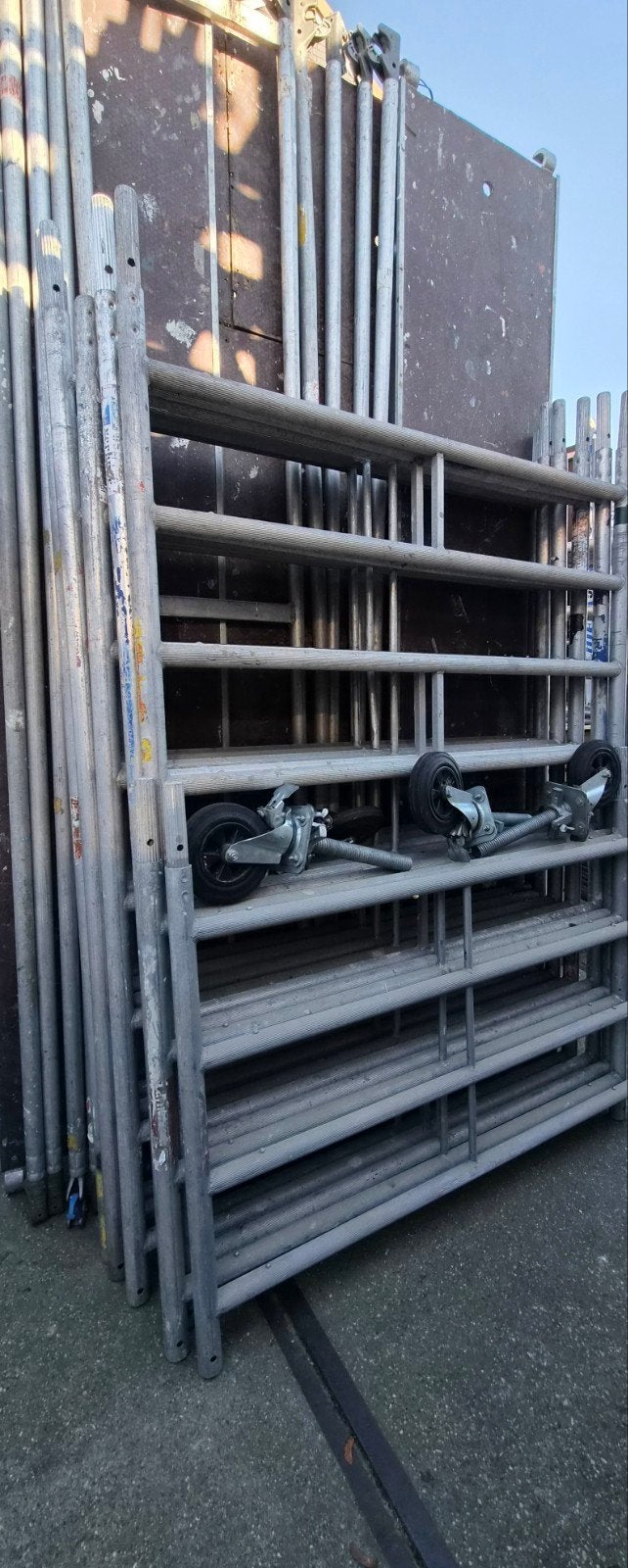 te koop klus steiger werkhoogte 8.20 mtr, Doe-het-zelf en Verbouw, Ophalen of Verzenden, Layer, Rolsteiger of Kamersteiger, 5 meter of hoger