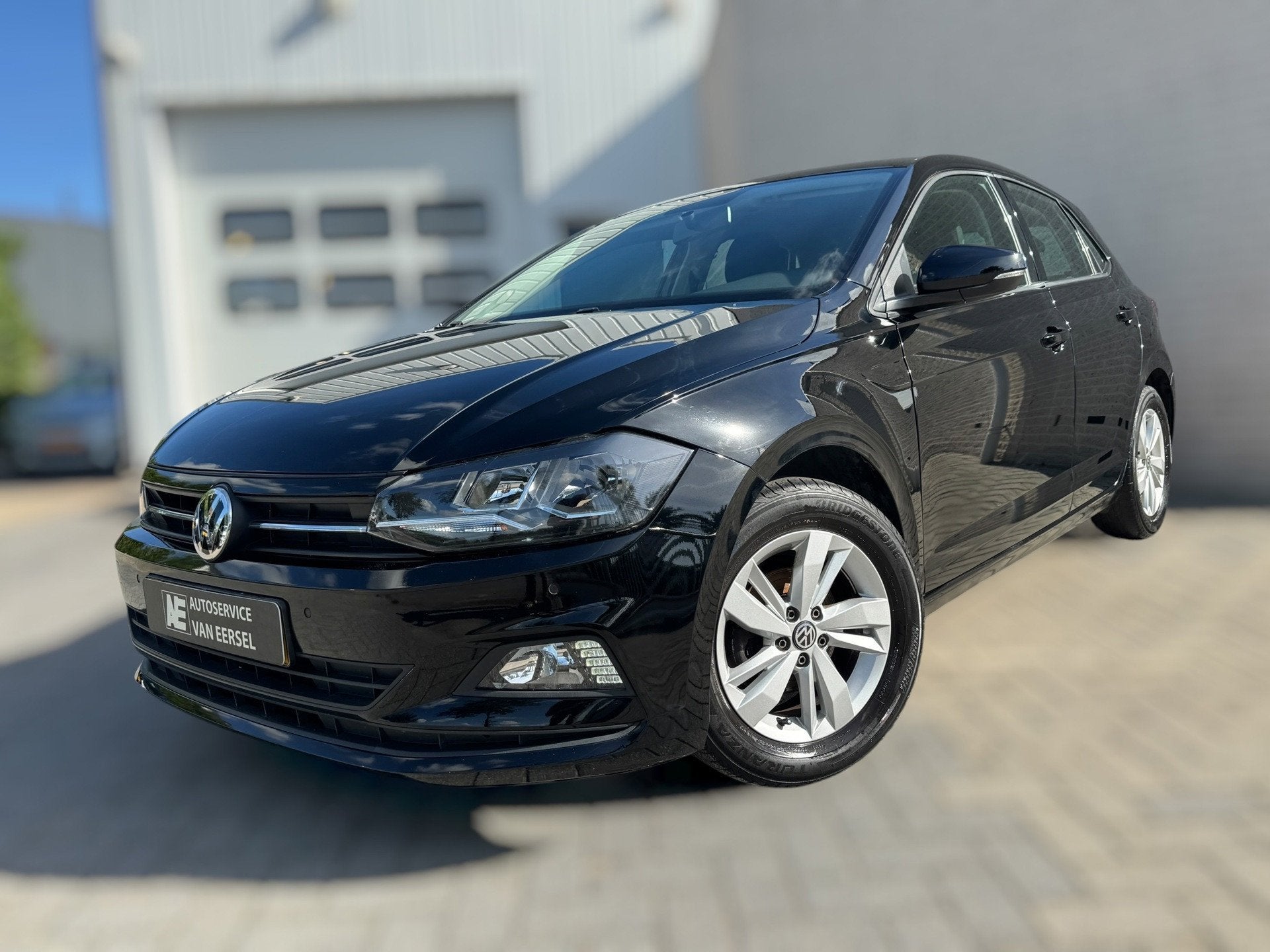 Volkswagen Polo 1.0 MPI Comfortline TREKHAAK / CARPLAY / NAV, Auto's, 1025 kg, Euro 6, Zwart, Bedrijf