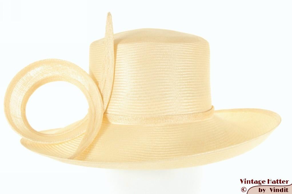 Dameshoed Whiteley Parisisal ivoor geel sisal sinamay 57 new, 56 of 57 cm (M, 7 of 7⅛ inch), Hoed, Nieuw, Ophalen of Verzenden