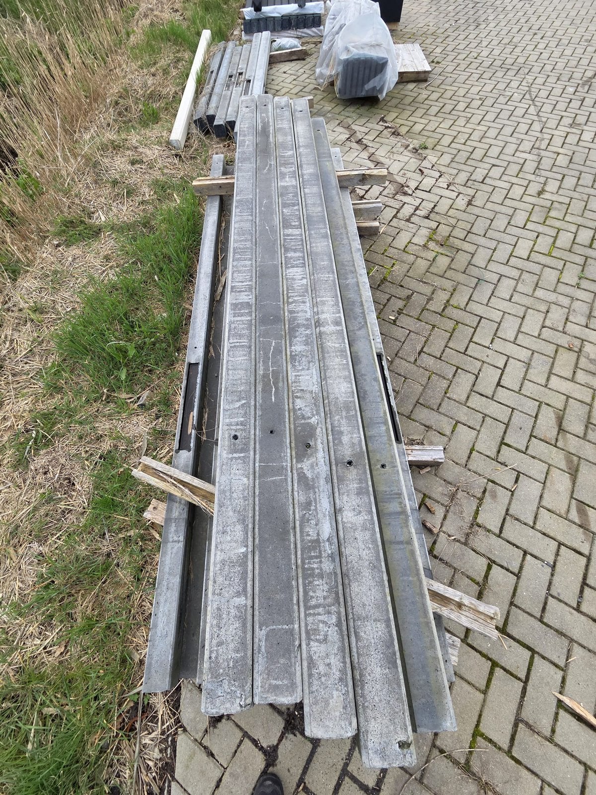 Diverse betonpalen, Ophalen, Zo goed als nieuw, 250 cm of meer, Palen
