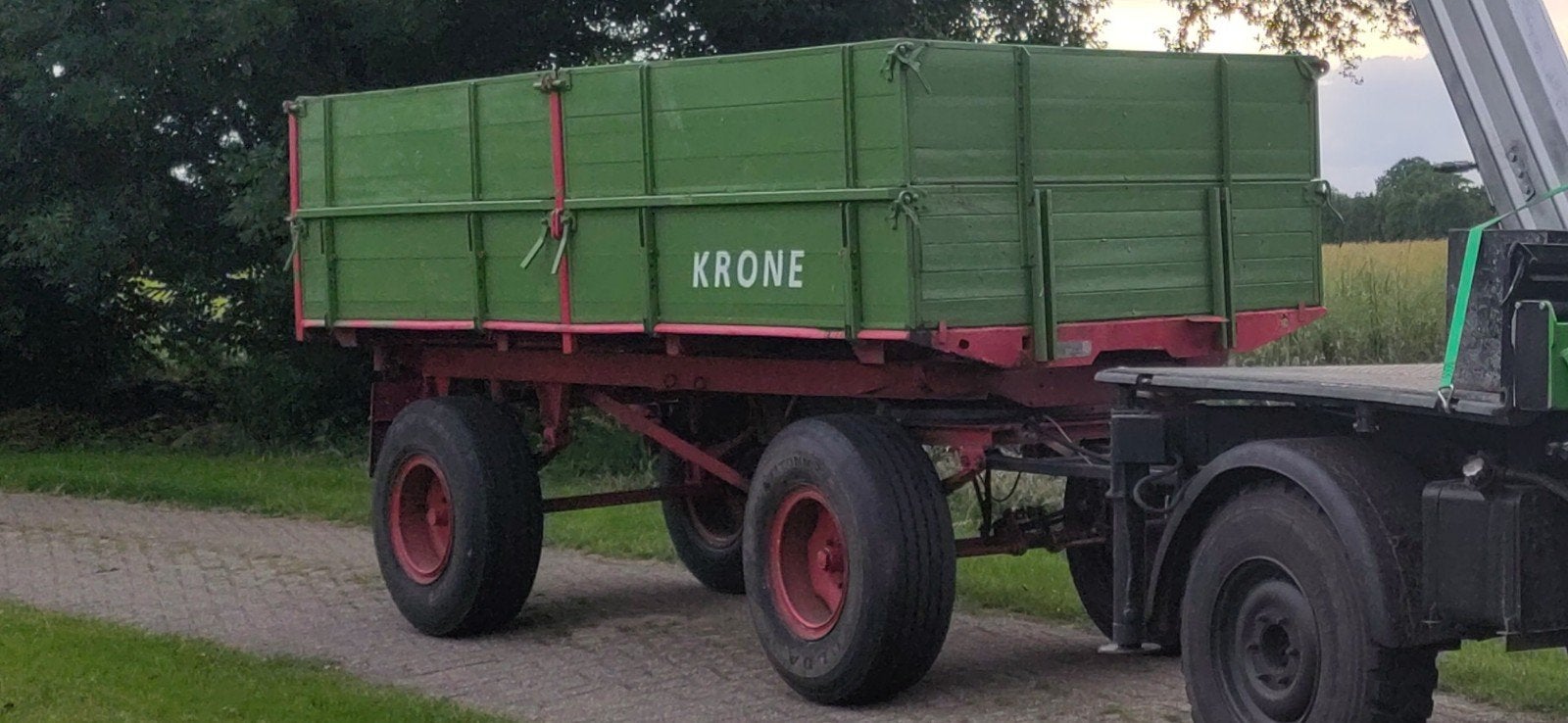 graan landbouw kieper 3 zijdig krone 8 ton schamel unimog, Ophalen, Transport