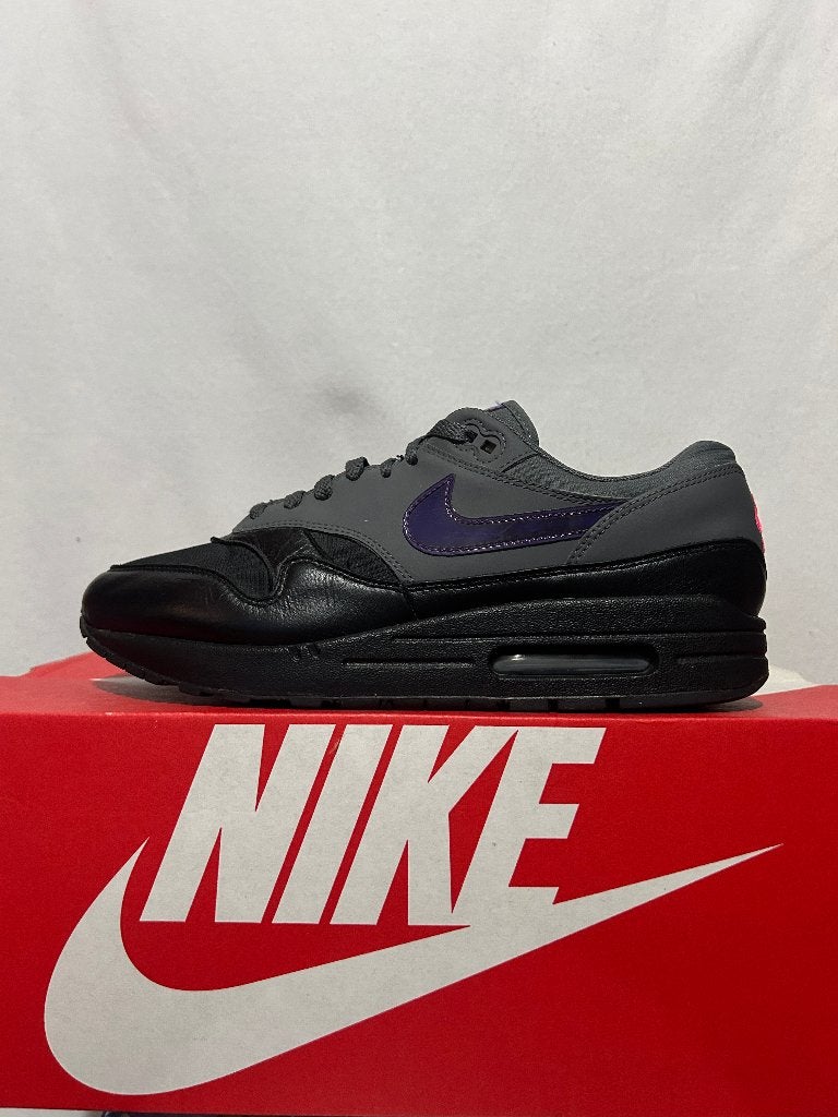 ALS NIEUW! Maat 43 - Nike Air Max 1 Ripstop Dark Grey, Kleding | Heren, Overige kleuren, Verzenden, Nike, Nike