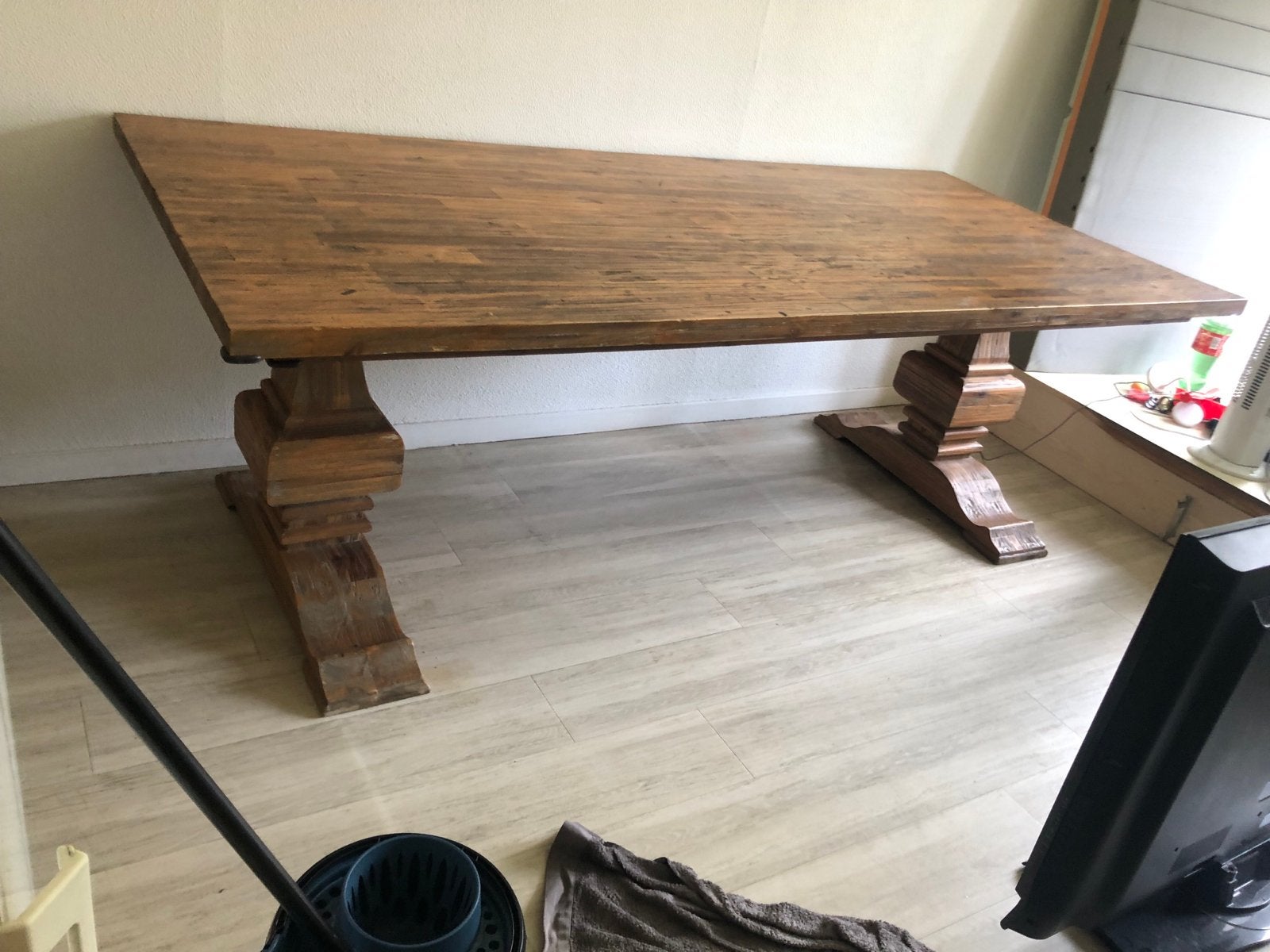 Robuuste houten eettafel met gedraaide poten, Gebruikt, 150 tot 200 cm, Vier personen, Rechthoekig