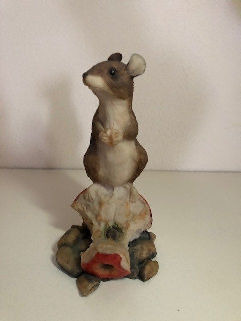 Muizen Beeldje Muis Border Fine Arts: 'Mouse on Apple Core', Verzamelen, Beelden en Beeldjes, Ophalen of Verzenden, Zo goed als nieuw