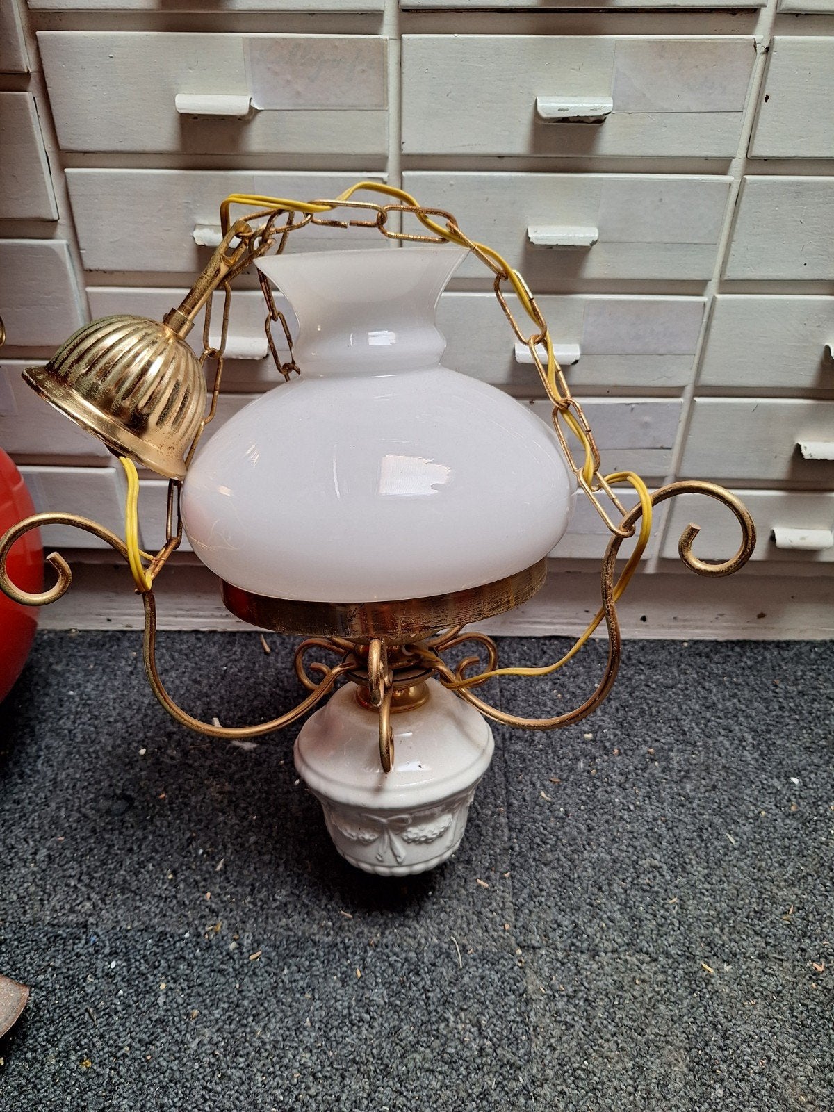 Vintage Messing Hanglamp met porseleinen middenstuk, Ophalen