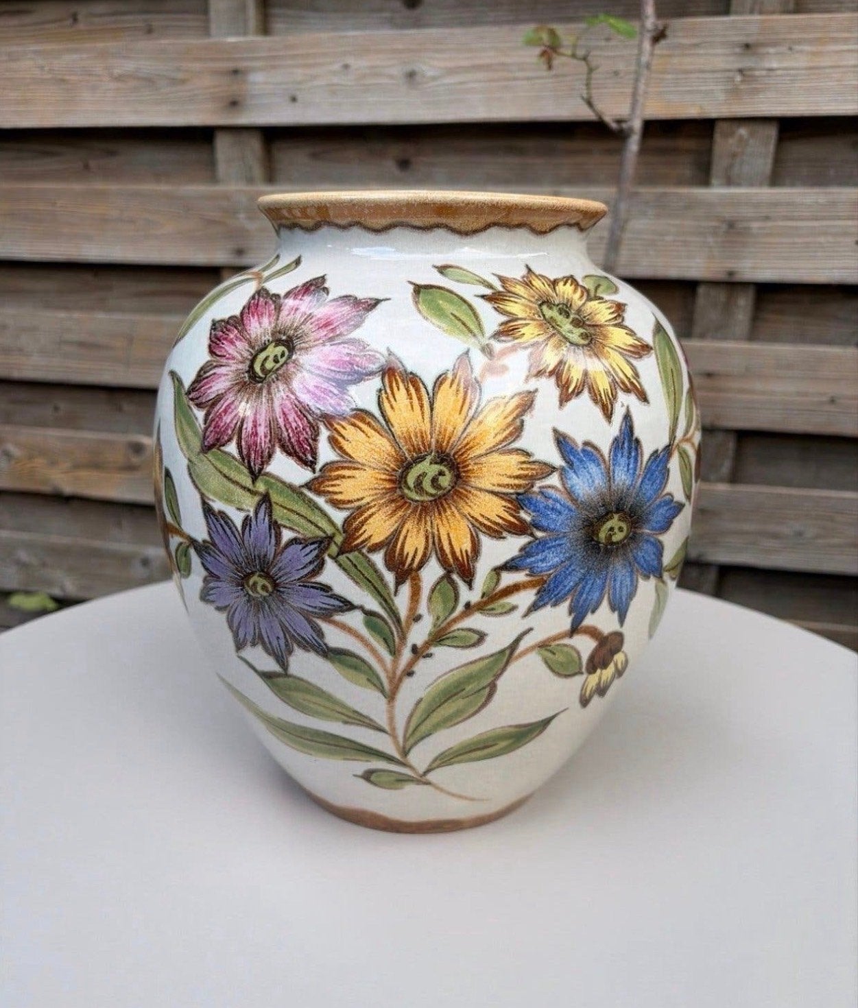 Gouds Plateel Vaas "Mejo" PZH 1940-1948 Bloemendecor, Ophalen of Verzenden