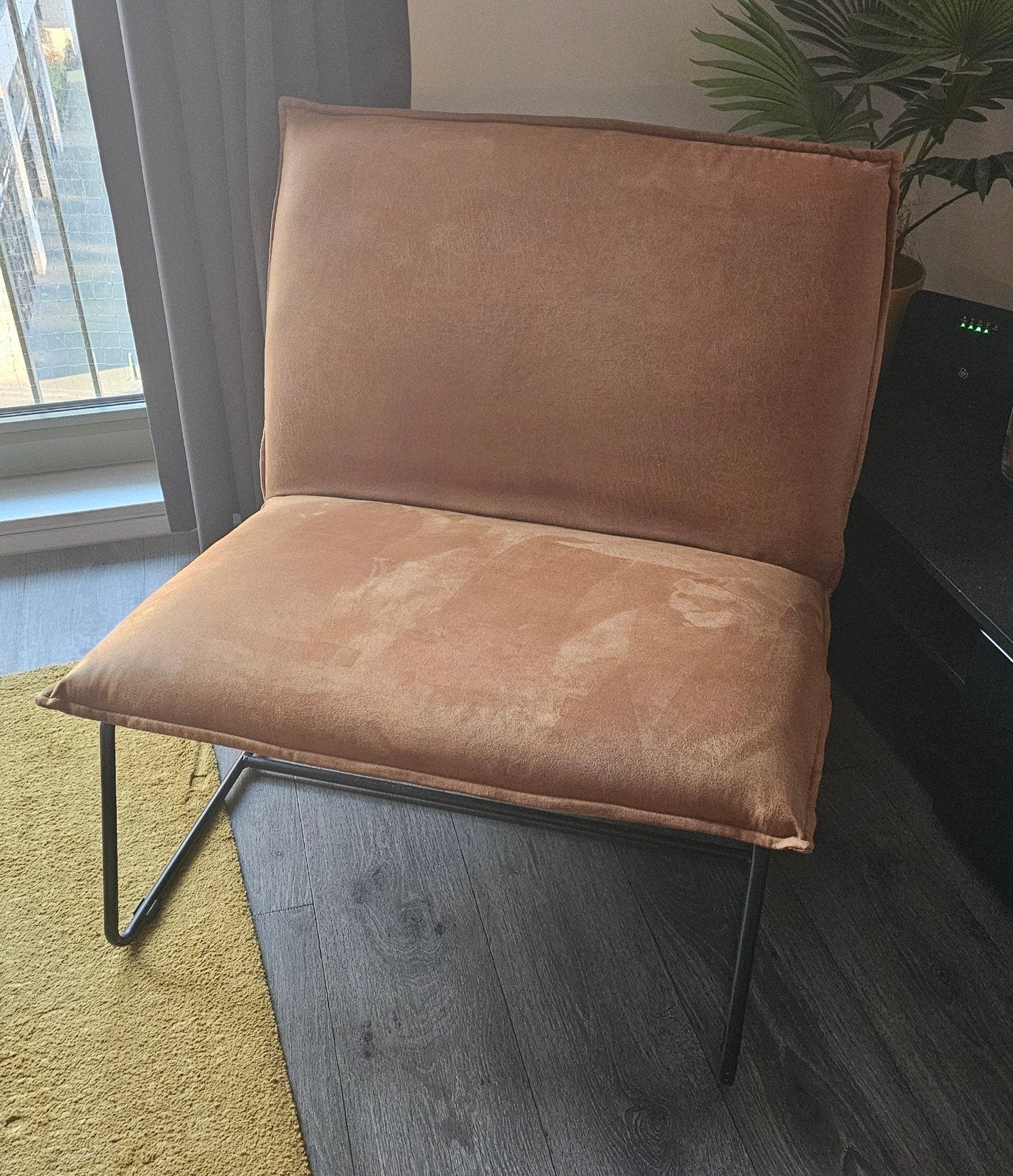 Suede stoel - als nieuw, Huis en Inrichting, Fauteuils, Ophalen, 75 tot 100 cm, Zo goed als nieuw, 75 tot 100 cm