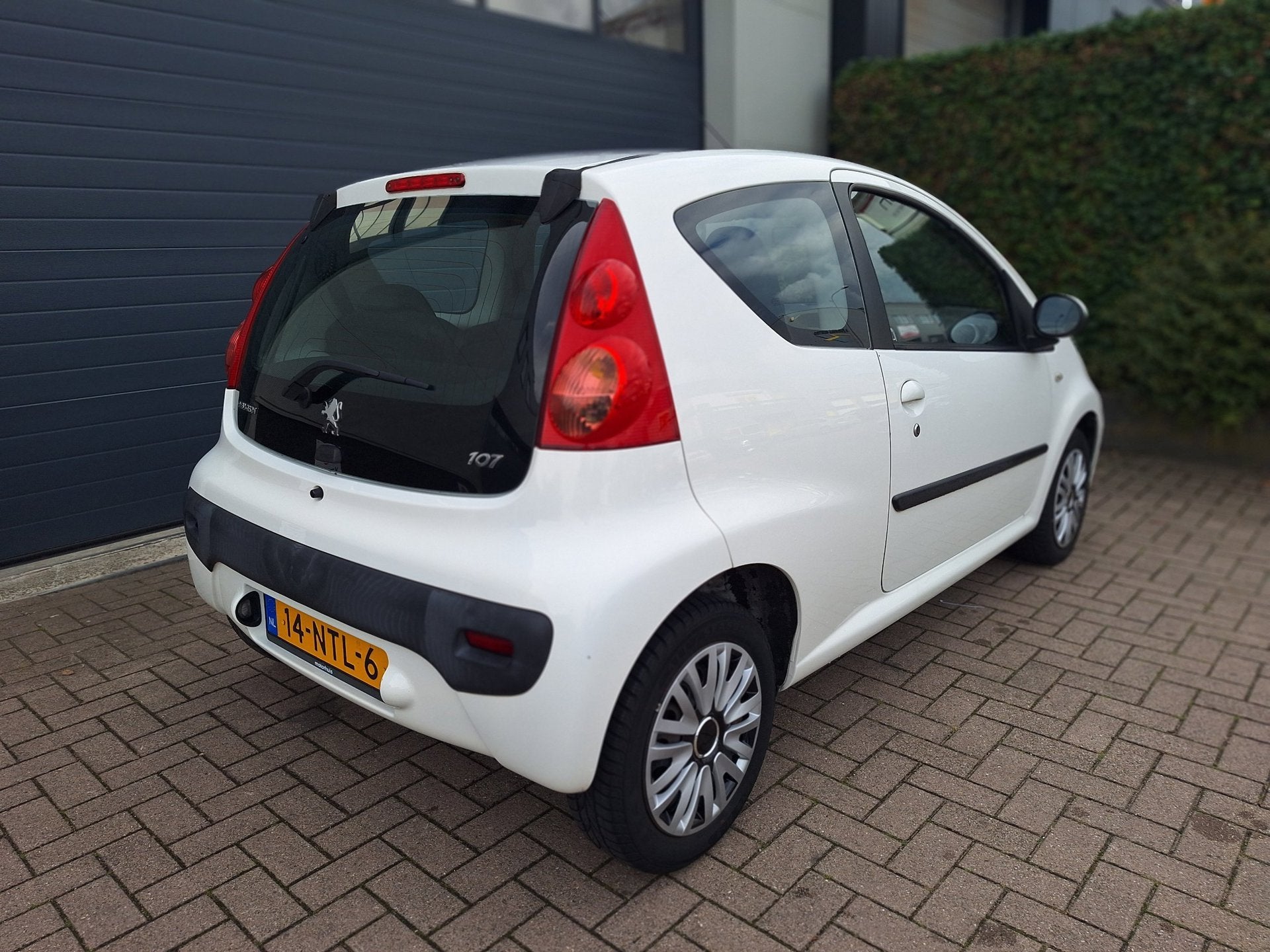 Peugeot 107 | 1.0-12V XS | Automaat | 2e eigenaar |, Auto's, Stof, Gebruikt, 4 stoelen, Origineel Nederlands